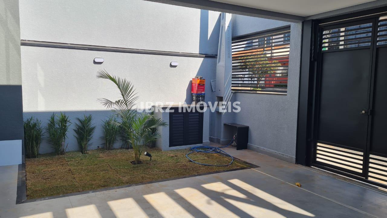 Casa à venda com 3 quartos, 105m² - Foto 2