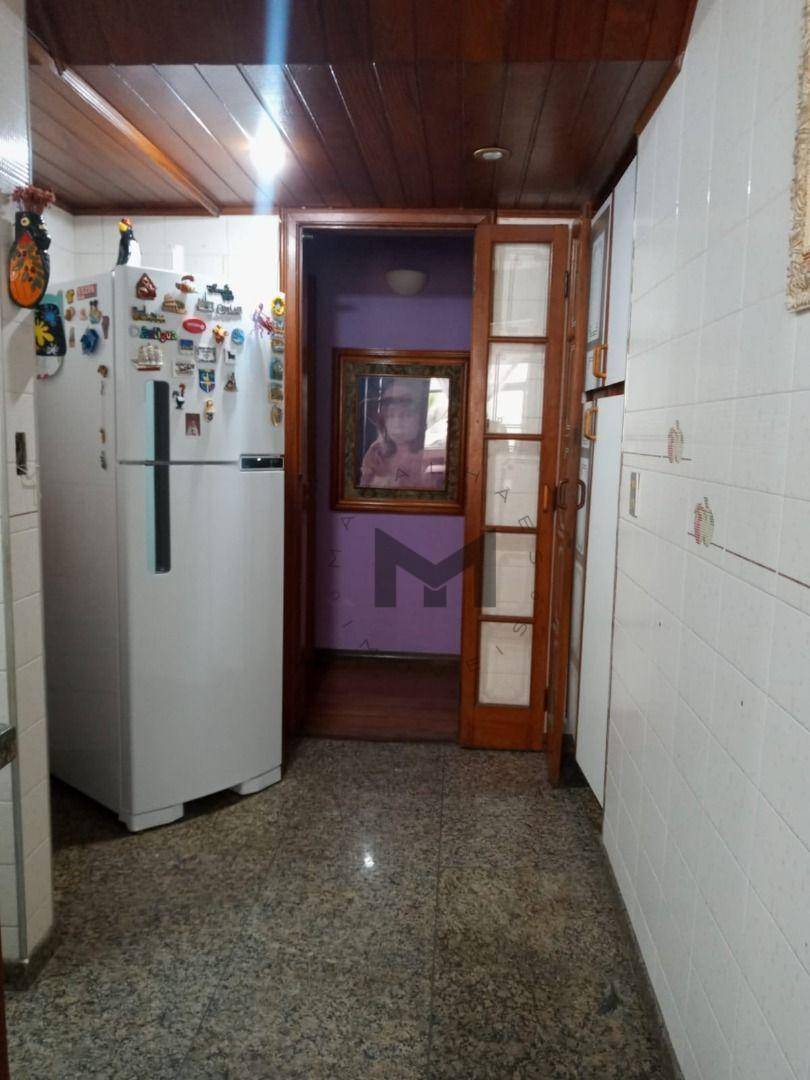 Apartamento à venda com 3 quartos, 155m² - Foto 25