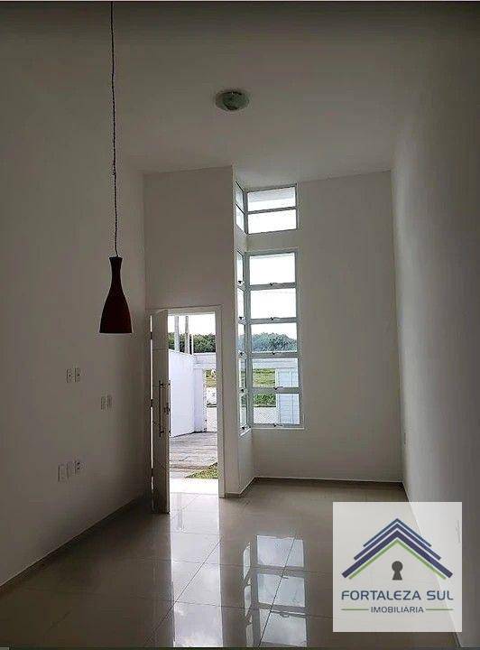 Casa à venda com 3 quartos, 100m² - Foto 5