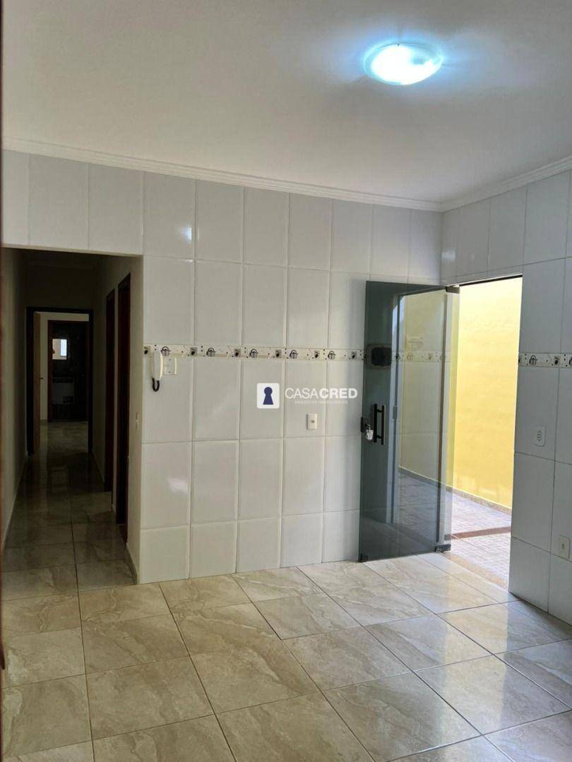 Casa à venda com 2 quartos, 70m² - Foto 5