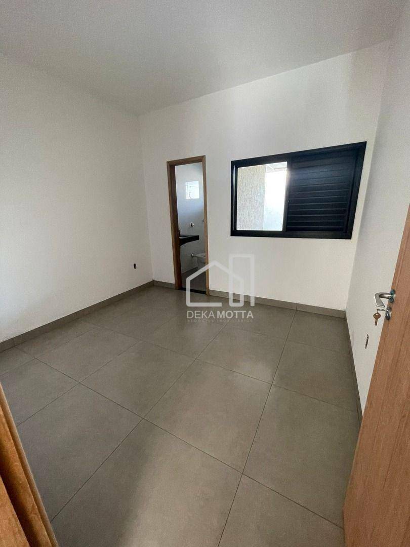 Casa à venda com 3 quartos, 95m² - Foto 4