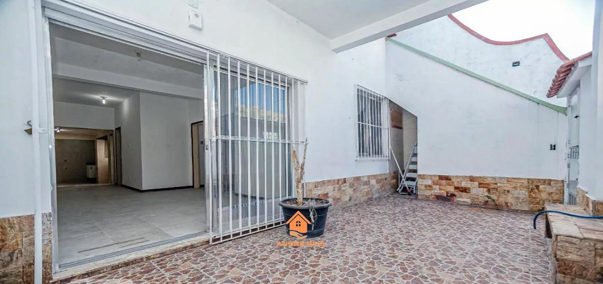 Casa à venda com 3 quartos, 450m² - Foto 1