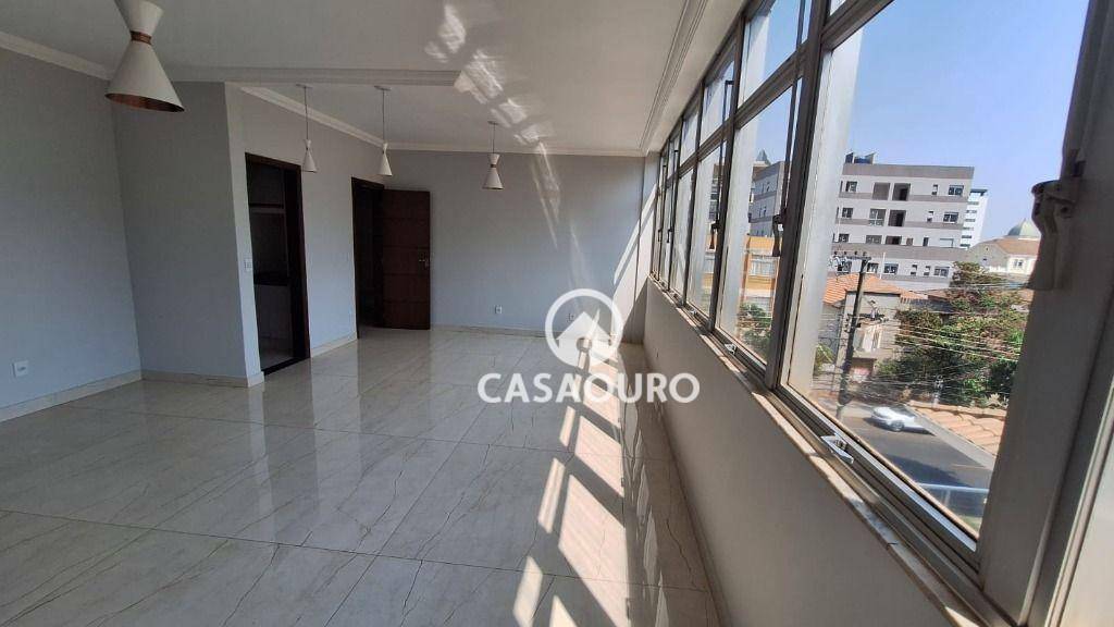 Apartamento à venda com 4 quartos, 160m² - Foto 2