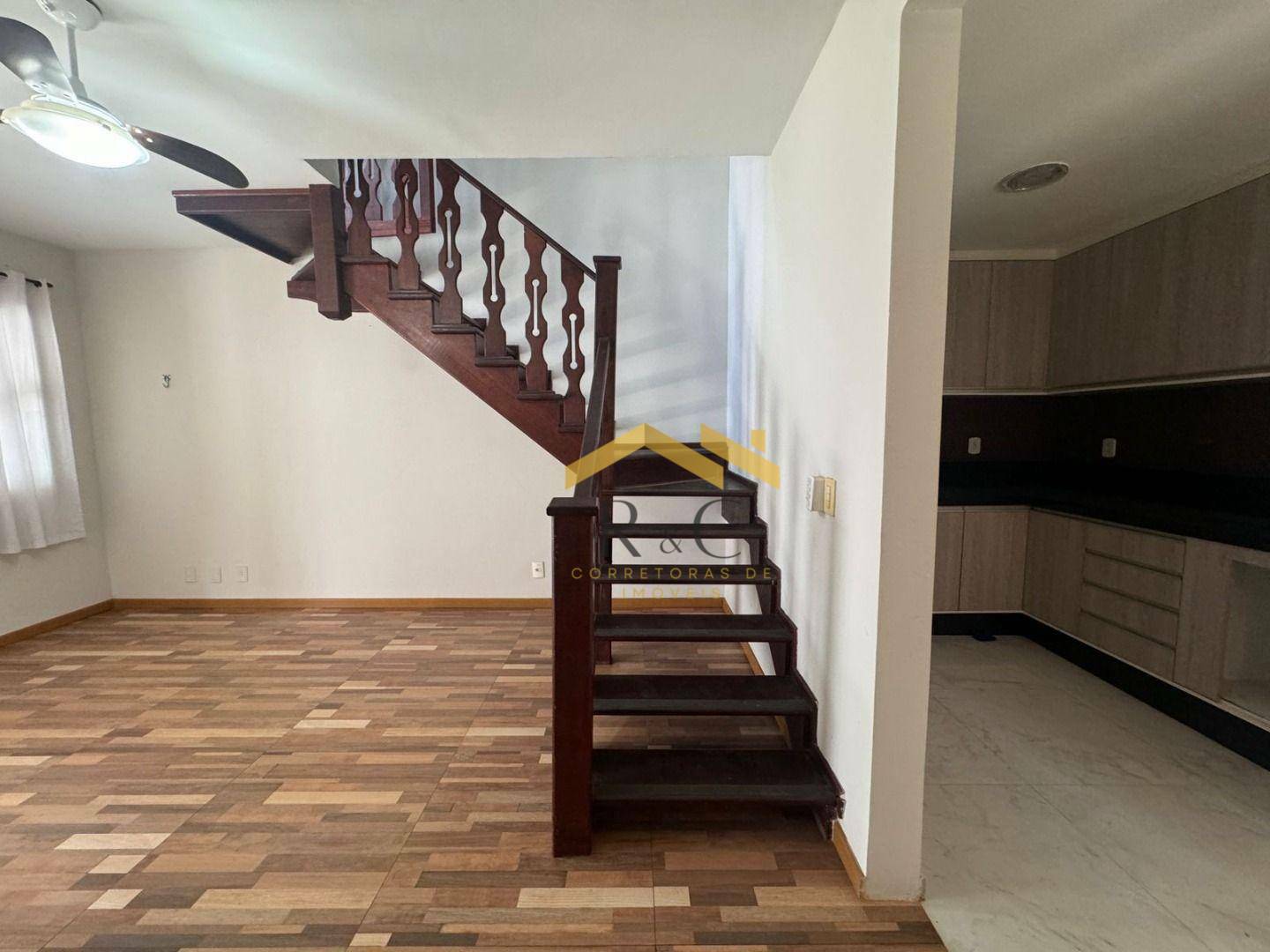 Casa à venda com 3 quartos, 130m² - Foto 3