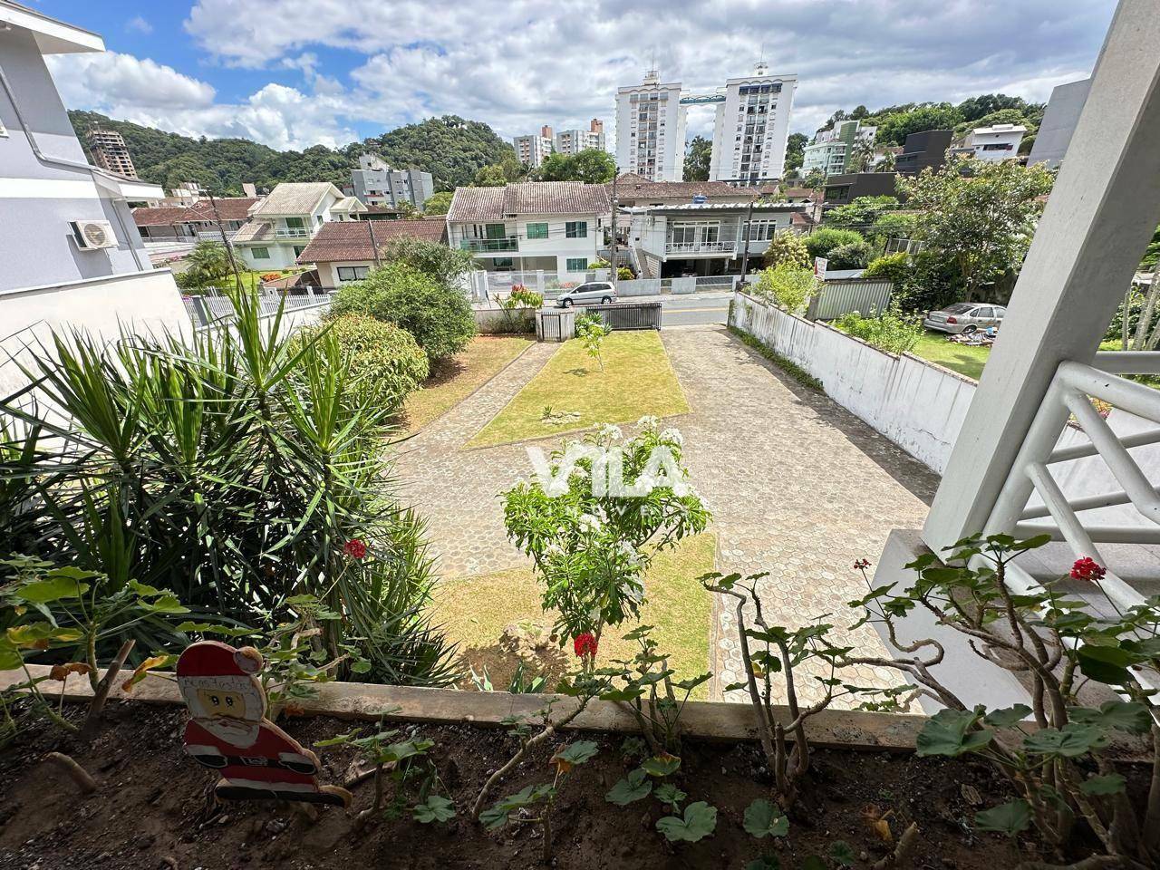 Casa à venda e aluguel com 5 quartos, 246m² - Foto 5