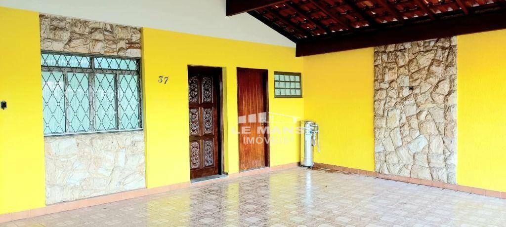 Casa à venda com 4 quartos, 178m² - Foto 2