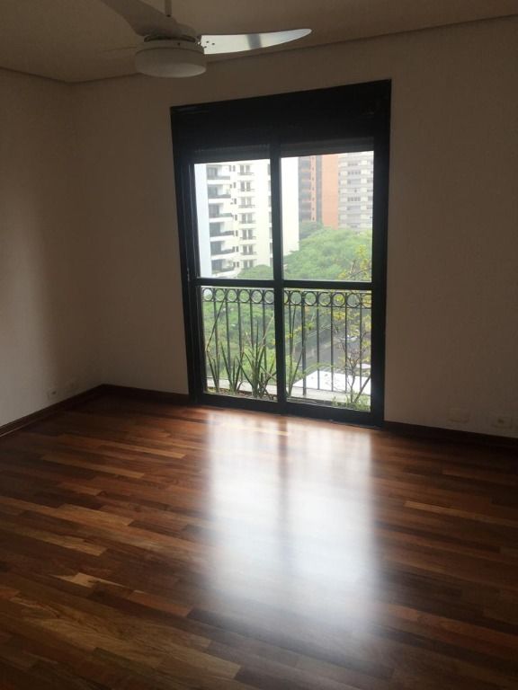 Apartamento para alugar com 3 quartos, 217m² - Foto 6