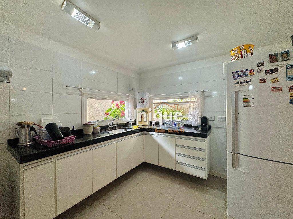 Casa à venda com 3 quartos, 230m² - Foto 37