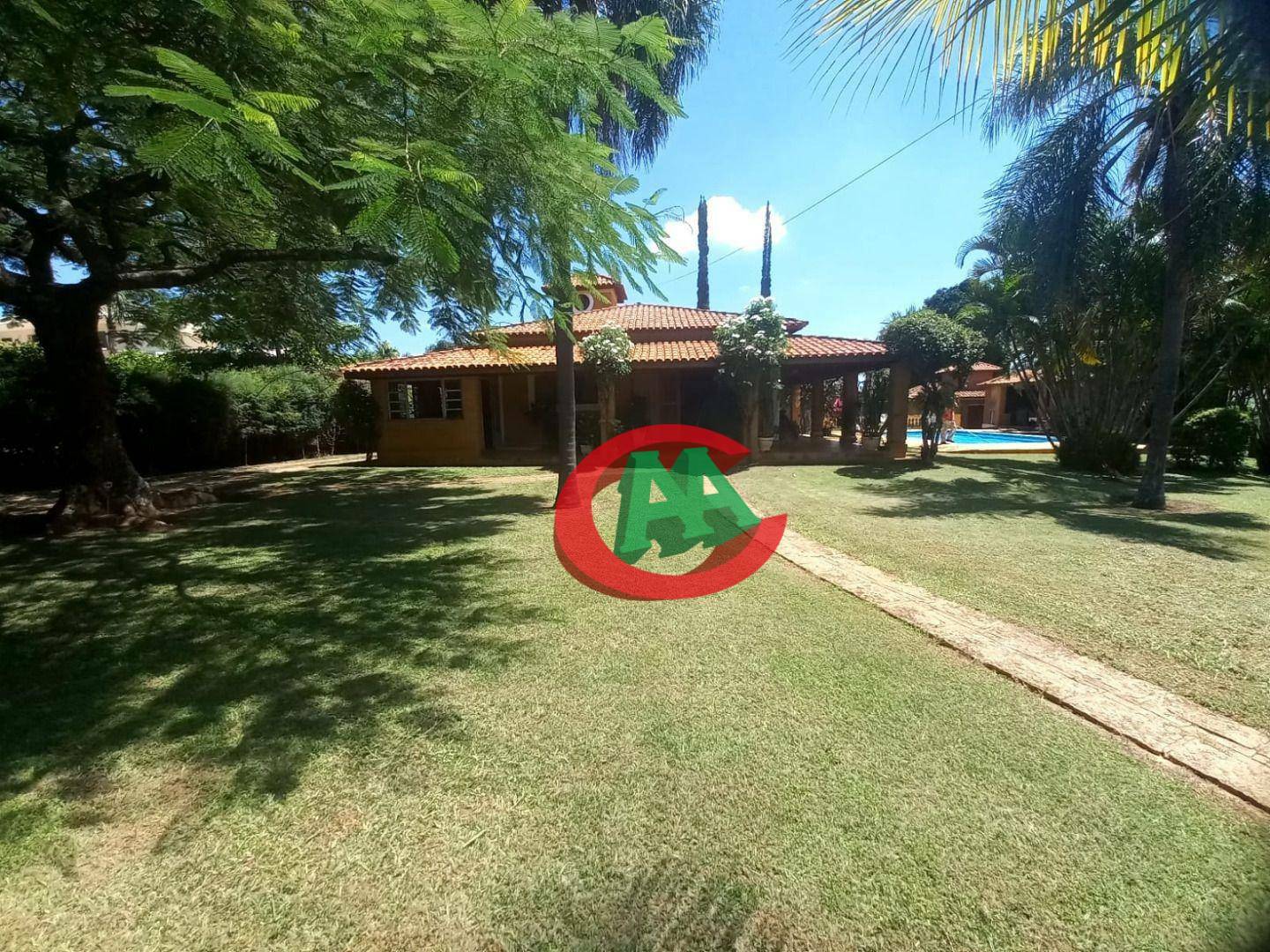 Chácara à venda com 4 quartos, 504m² - Foto 1