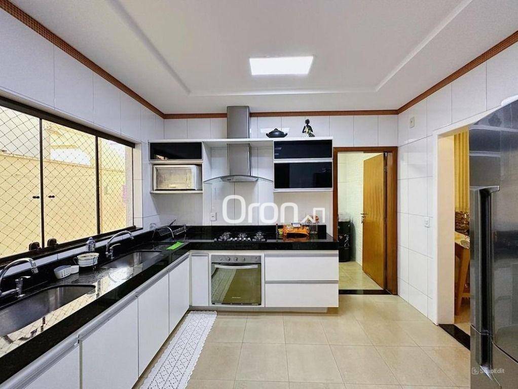 Sobrado à venda com 3 quartos, 238m² - Foto 4