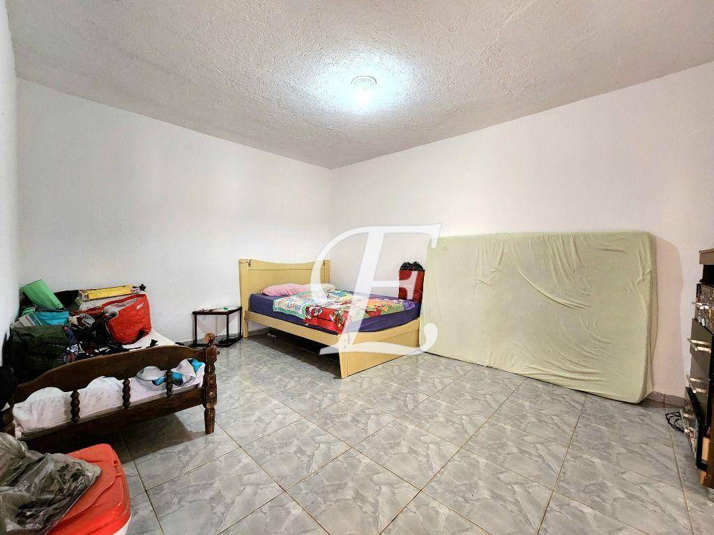 Chácara à venda com 3 quartos, 200m² - Foto 10