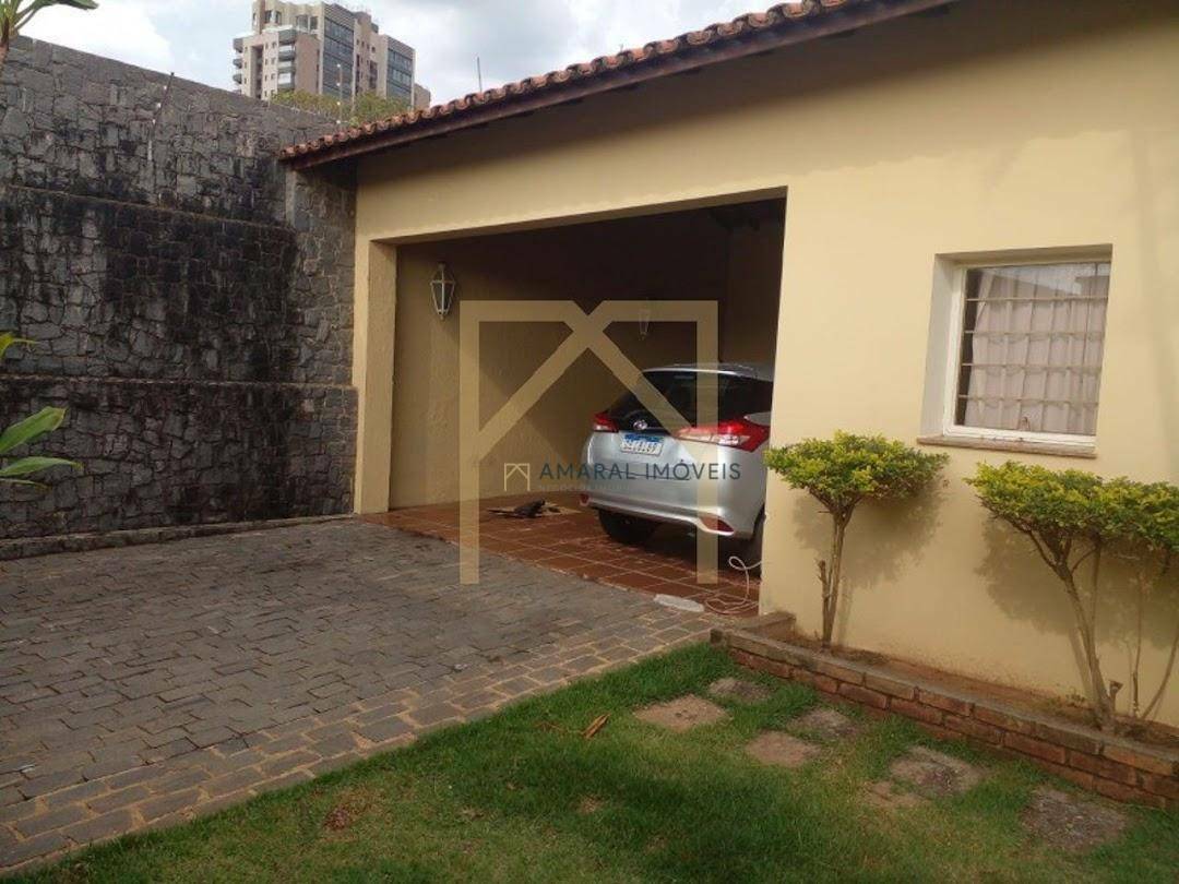 Casa à venda com 3 quartos, 250m² - Foto 2