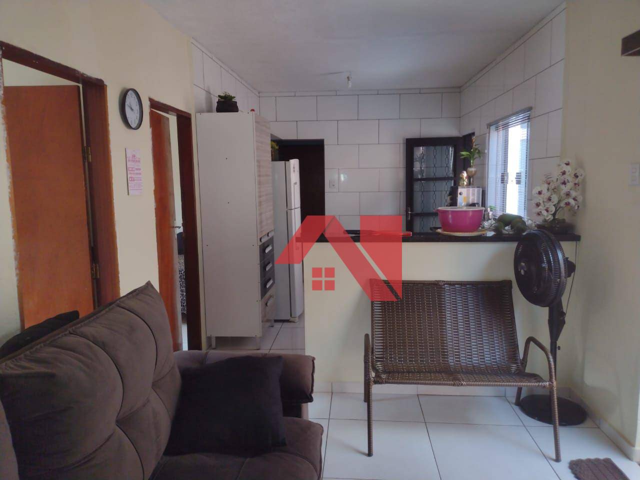 Casa à venda com 3 quartos, 180m² - Foto 1