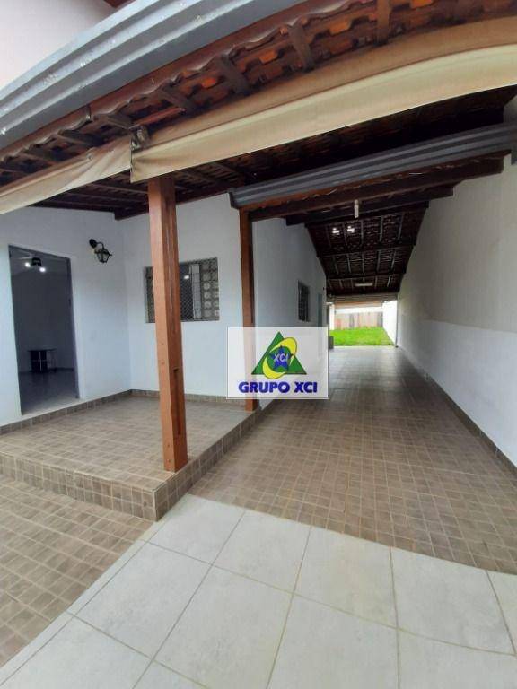 Casa à venda e aluguel com 3 quartos, 140m² - Foto 2