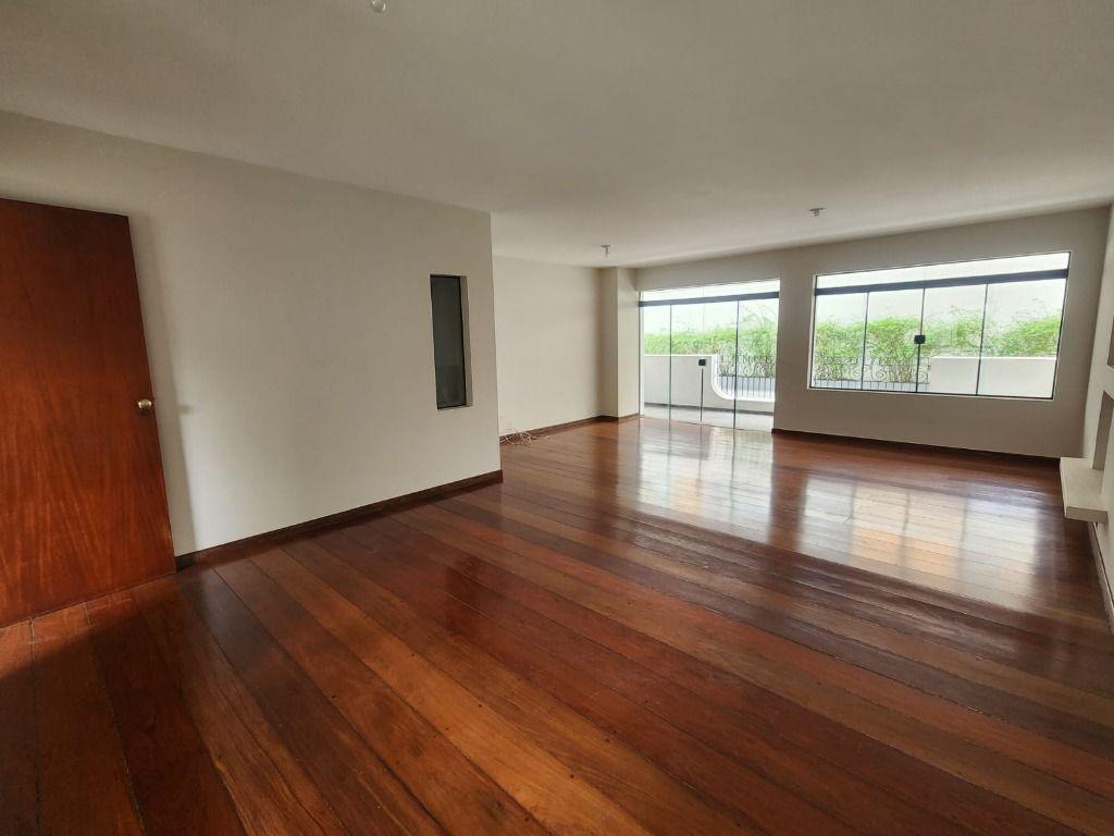 Apartamento à venda com 3 quartos, 208m² - Foto 2