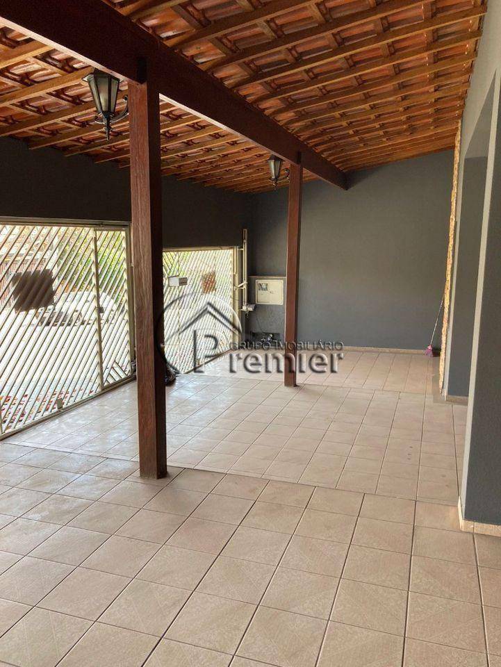 Casa à venda e aluguel com 3 quartos, 262m² - Foto 4