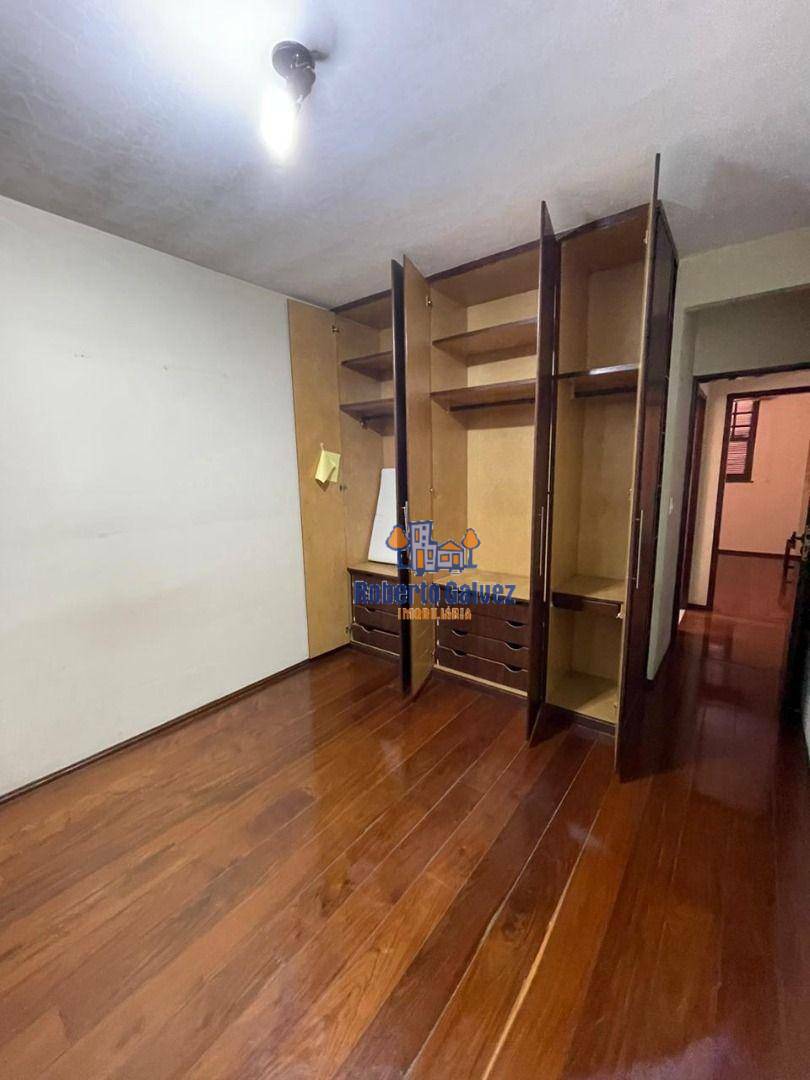 Casa à venda com 5 quartos, 322m² - Foto 3