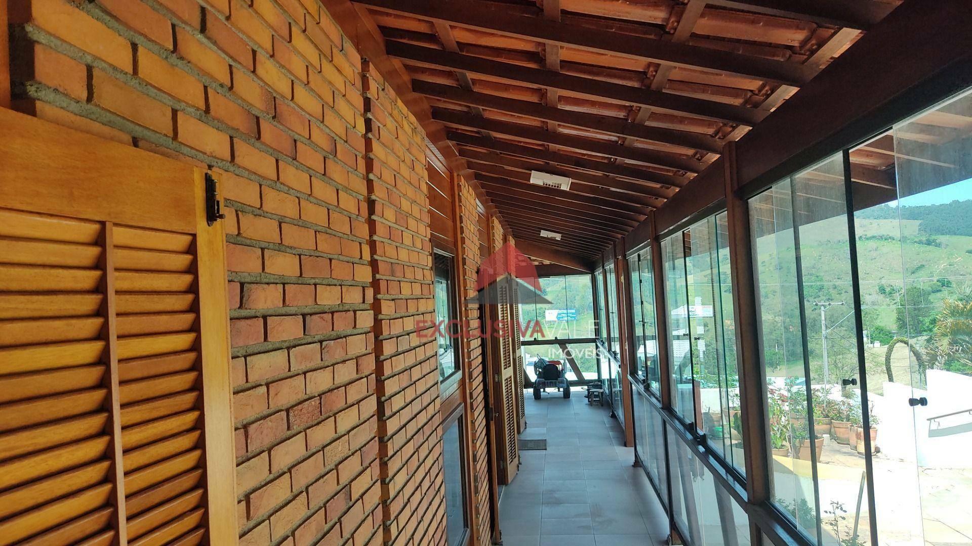 Casa de Condomínio à venda com 4 quartos, 230m² - Foto 4