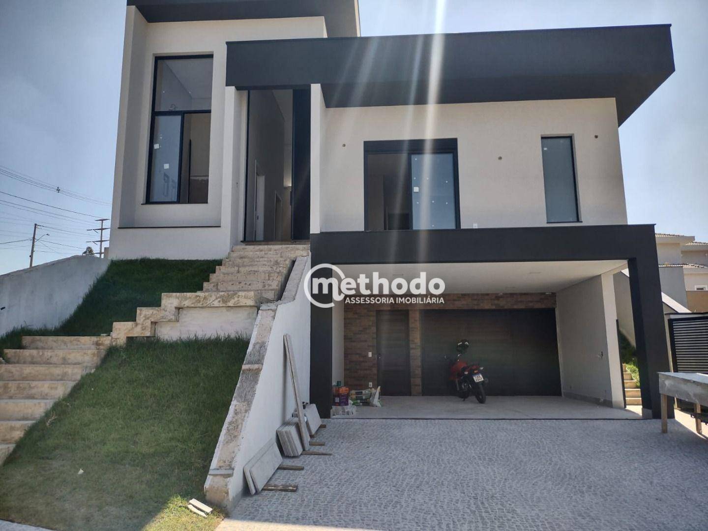 Casa de Condomínio à venda com 3 quartos, 220m² - Foto 2