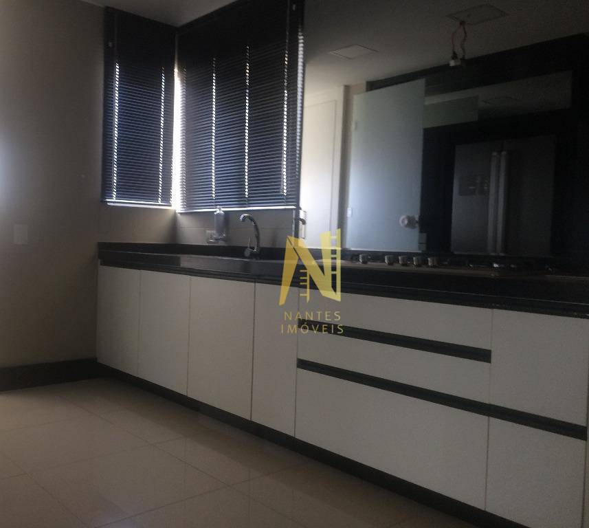 Apartamento à venda com 3 quartos, 182m² - Foto 32