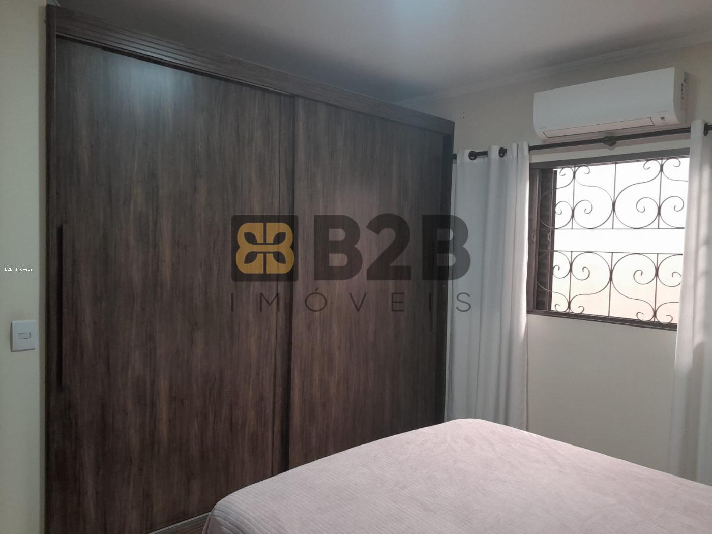 Casa à venda com 3 quartos, 249m² - Foto 11