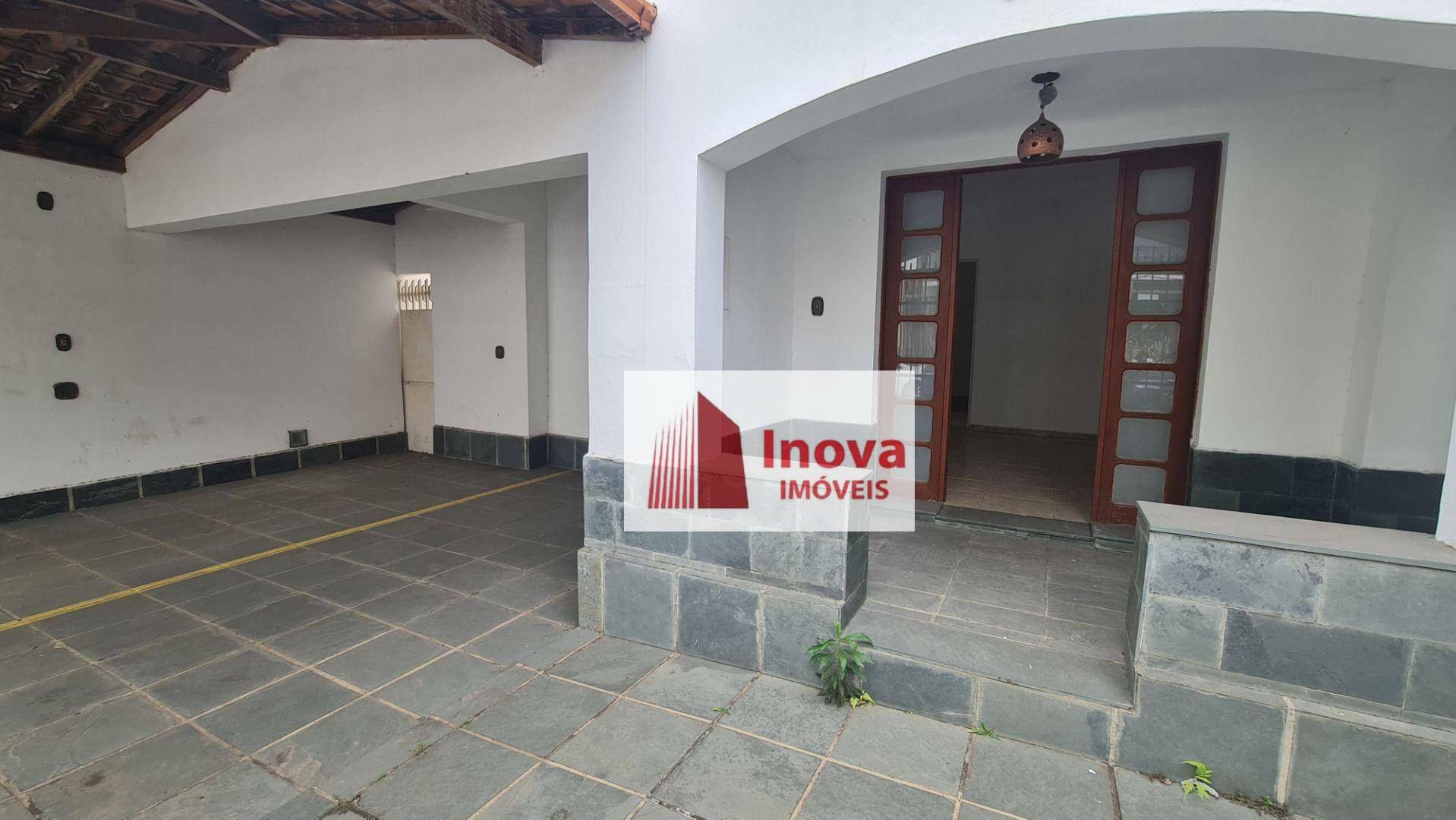 Casa à venda com 6 quartos, 300m² - Foto 4