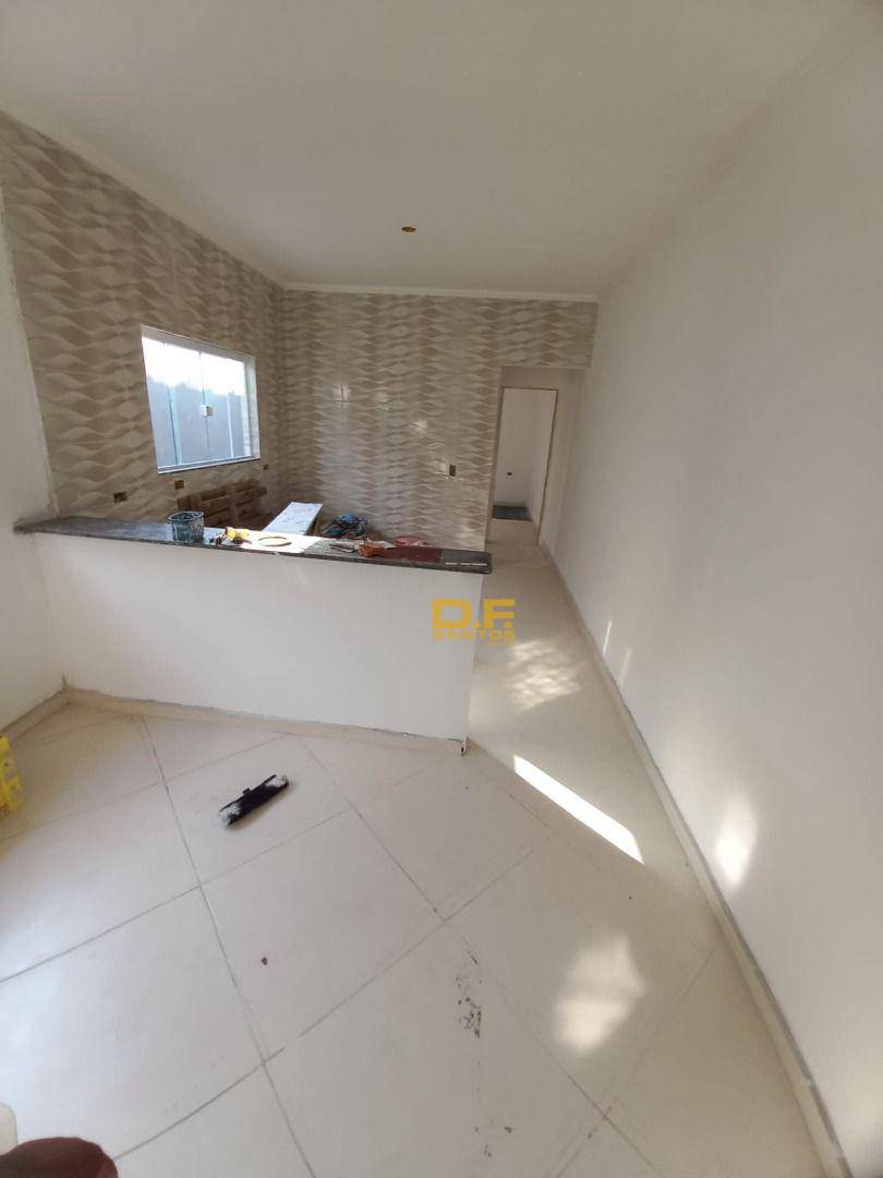 Casa à venda com 2 quartos, 100M2 - Foto 2