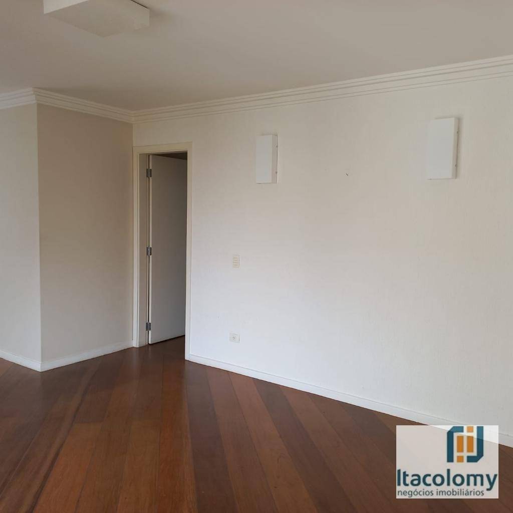 Apartamento à venda com 3 quartos, 123m² - Foto 2