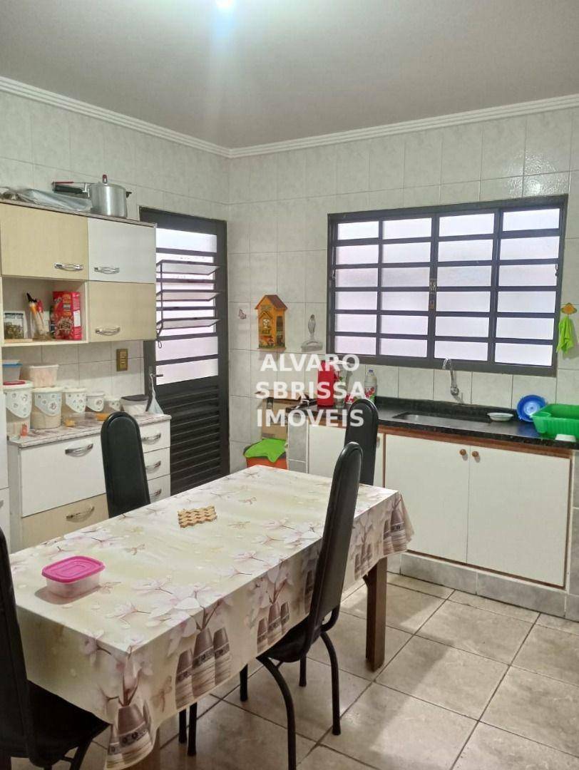 Casa à venda com 3 quartos, 116m² - Foto 4