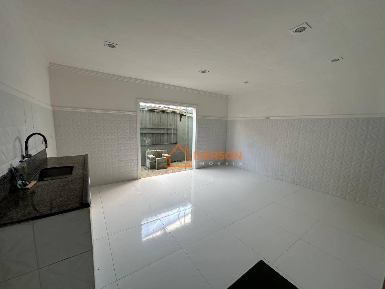 Casa para alugar com 4 quartos, 150m² - Foto 12