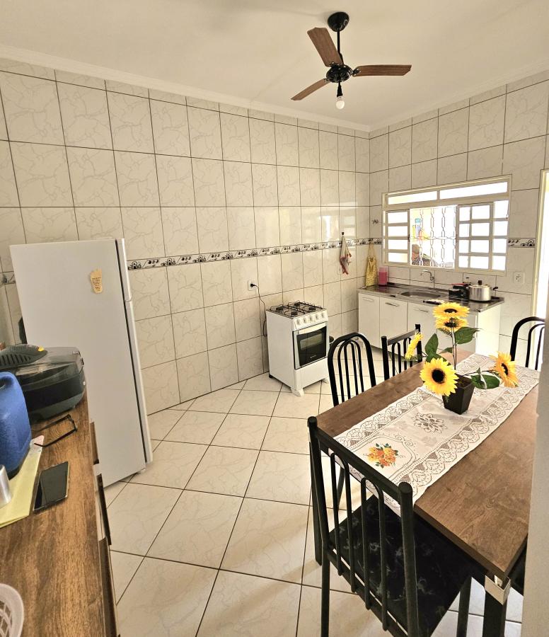 Casa à venda com 2 quartos, 250m² - Foto 4