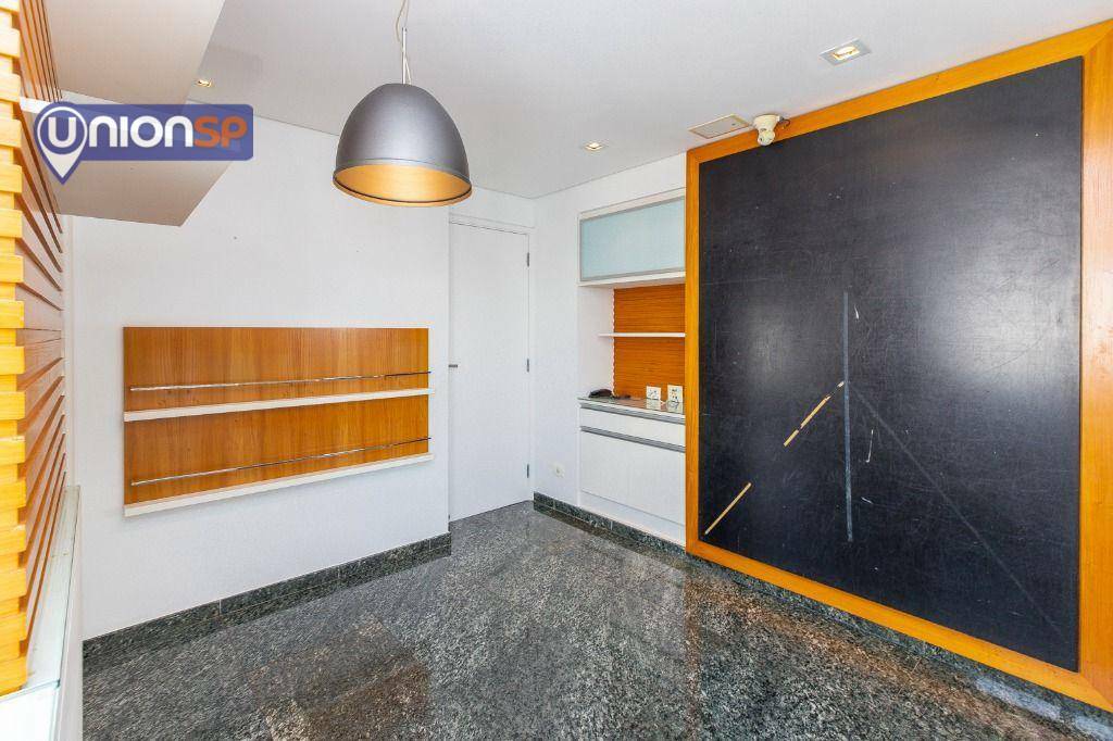 Apartamento à venda com 4 quartos, 255m² - Foto 17