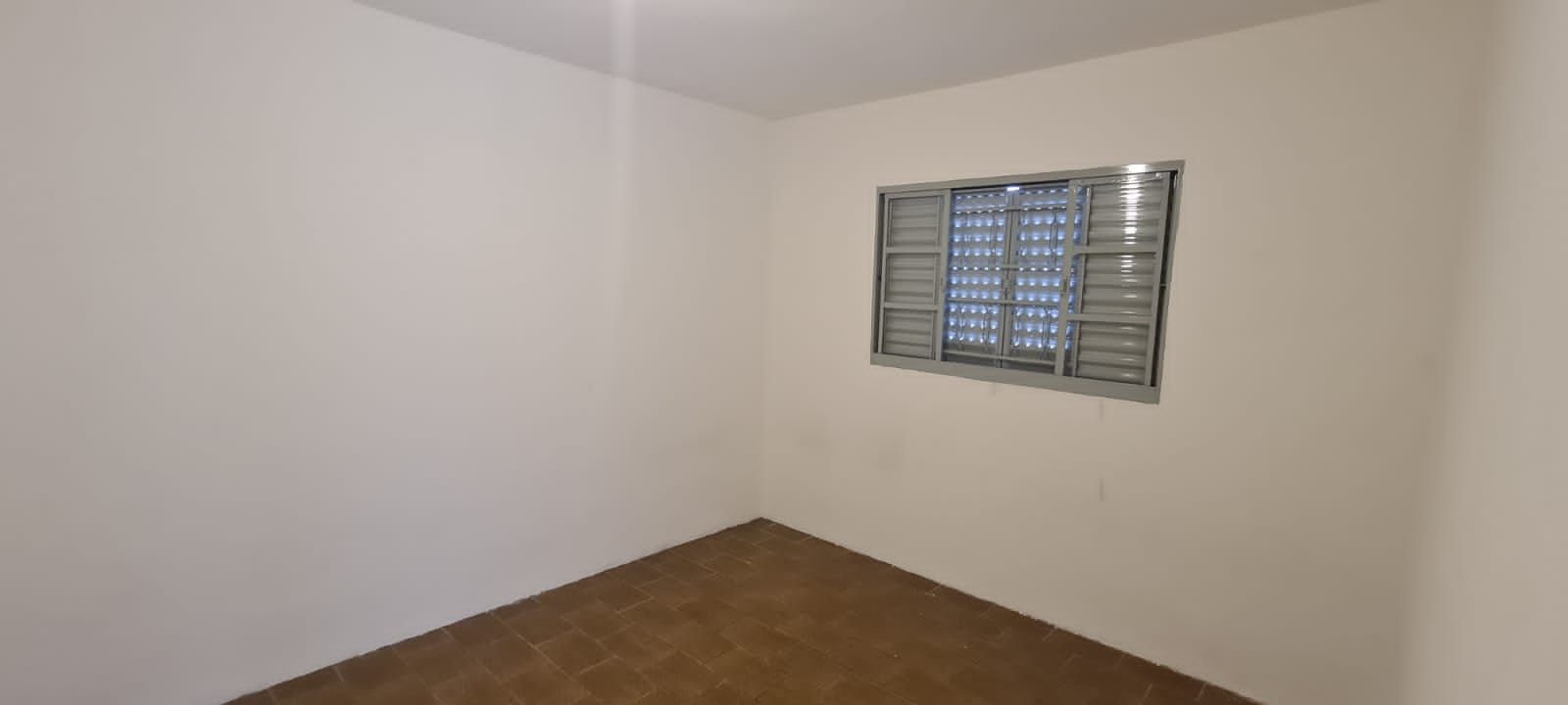 Casa à venda com 1 quarto, 250m² - Foto 3