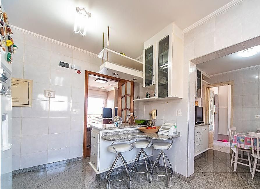 Apartamento à venda com 3 quartos, 162m² - Foto 9