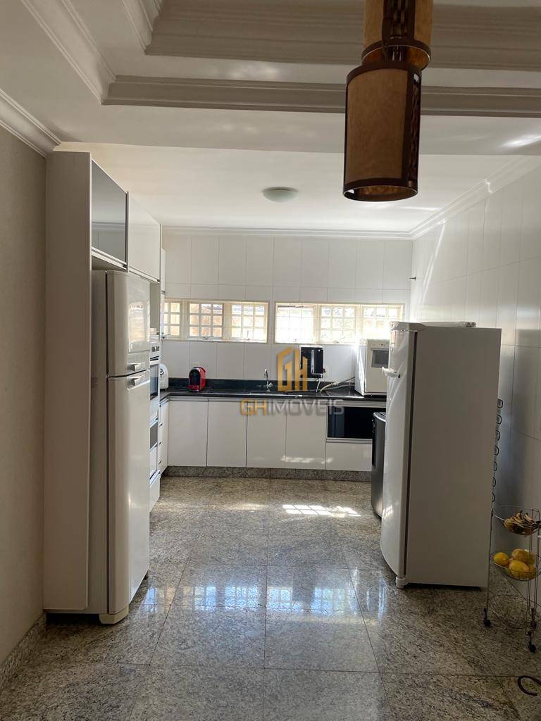 Casa à venda com 3 quartos, 240m² - Foto 20