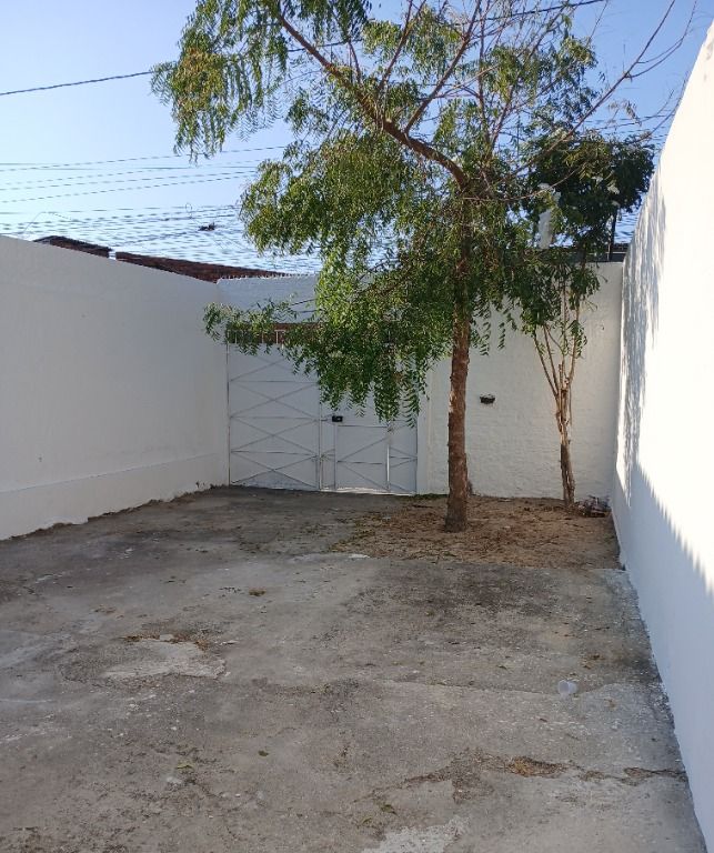 Casa para alugar com 2 quartos, 150m² - Foto 3