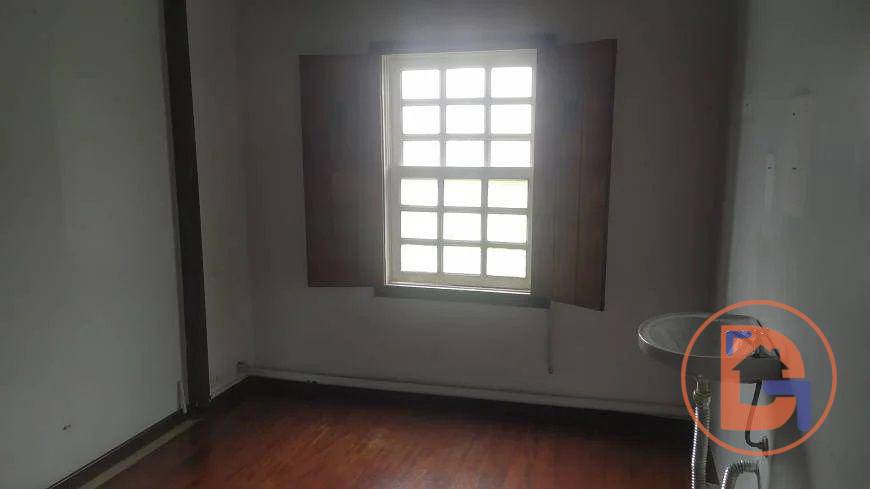 Casa para alugar com 9 quartos, 250m² - Foto 11