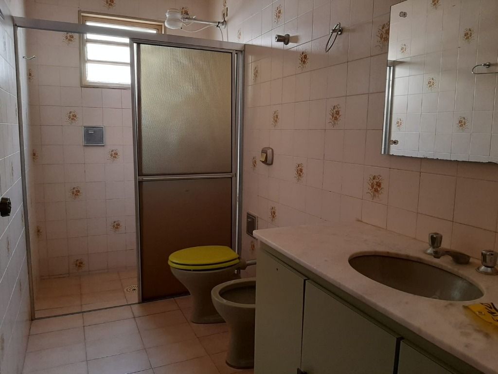 Casa à venda com 6 quartos, 256m² - Foto 2