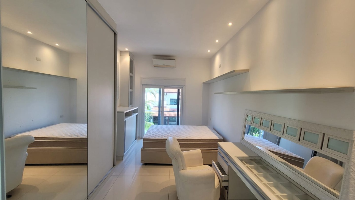 Casa à venda com 4 quartos, 300m² - Foto 41
