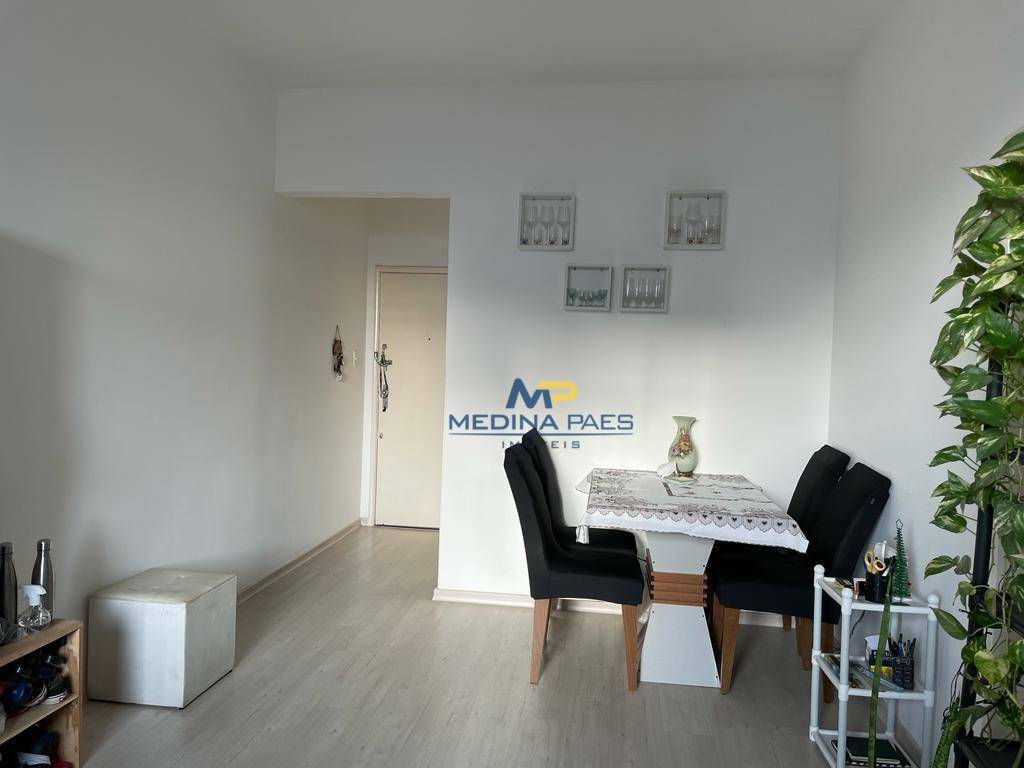 Apartamento à venda com 3 quartos, 100m² - Foto 2