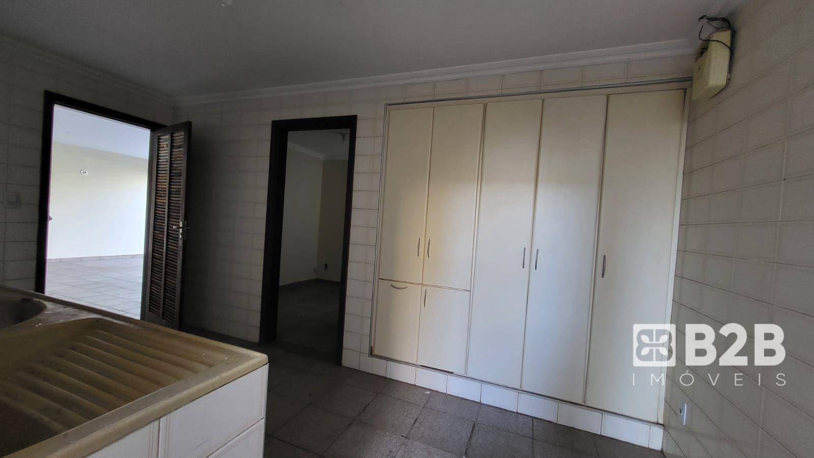 Casa para alugar com 6 quartos, 416m² - Foto 28