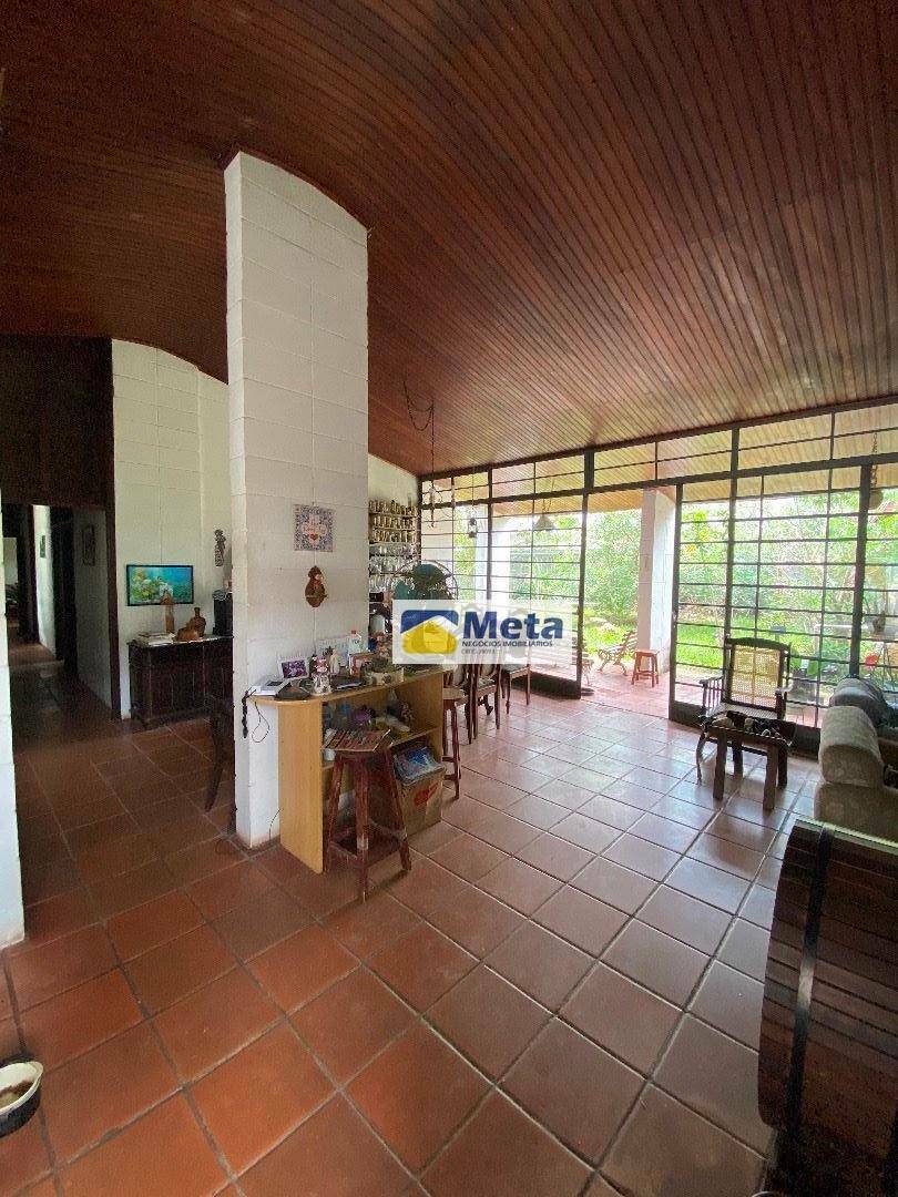 Casa de Condomínio à venda com 4 quartos, 348m² - Foto 1