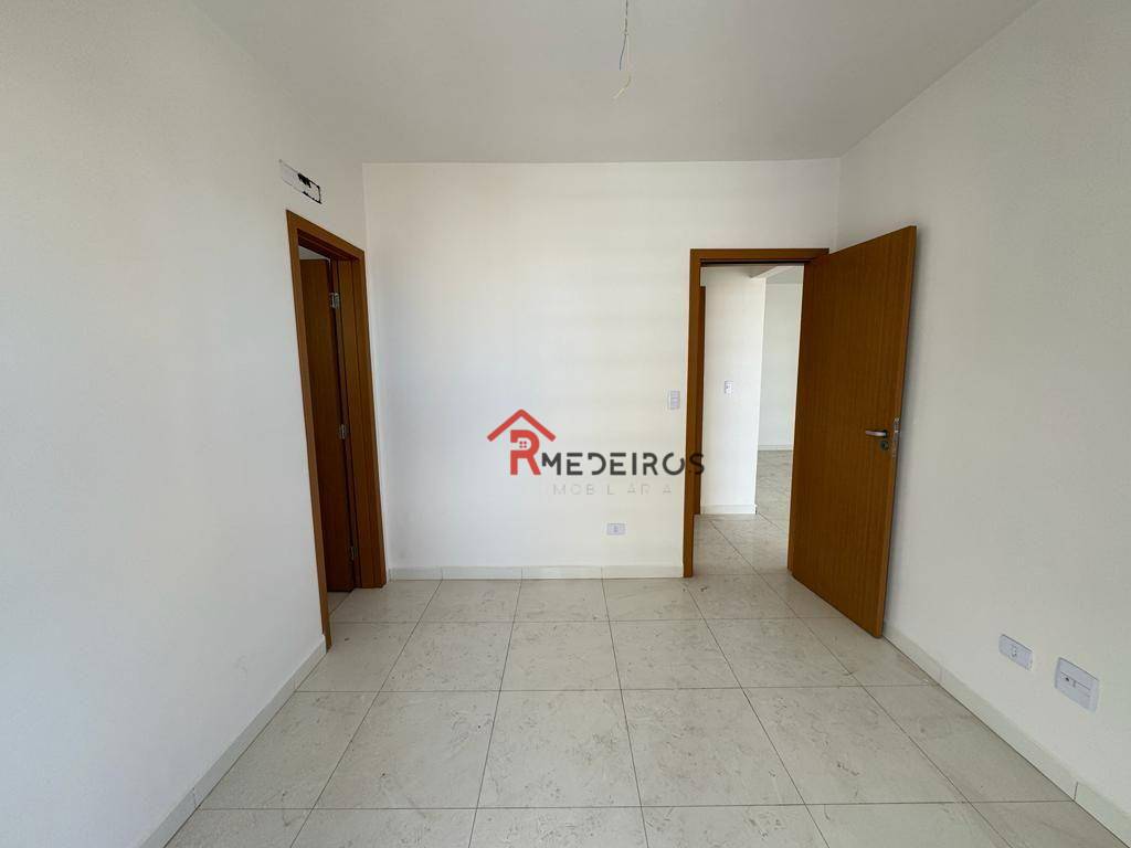 Apartamento à venda com 2 quartos, 96m² - Foto 2