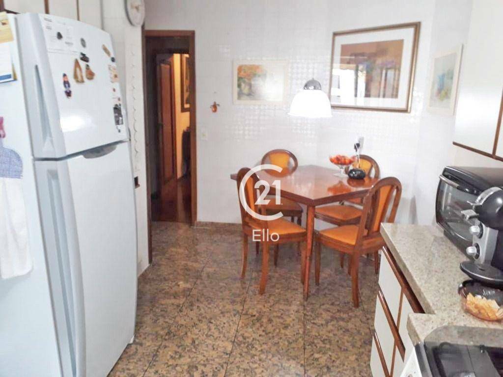 Apartamento à venda com 3 quartos, 240m² - Foto 7