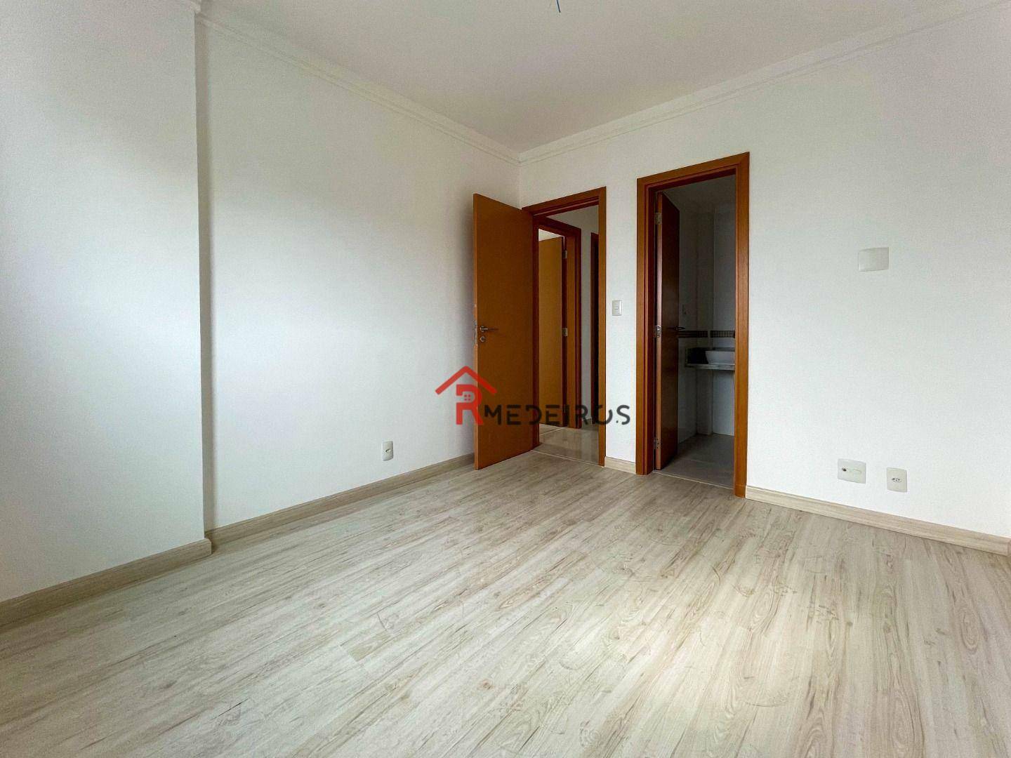 Apartamento à venda com 2 quartos, 80m² - Foto 11