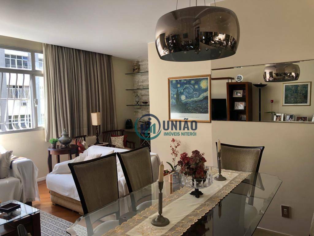 Apartamento à venda com 3 quartos, 150m² - Foto 2