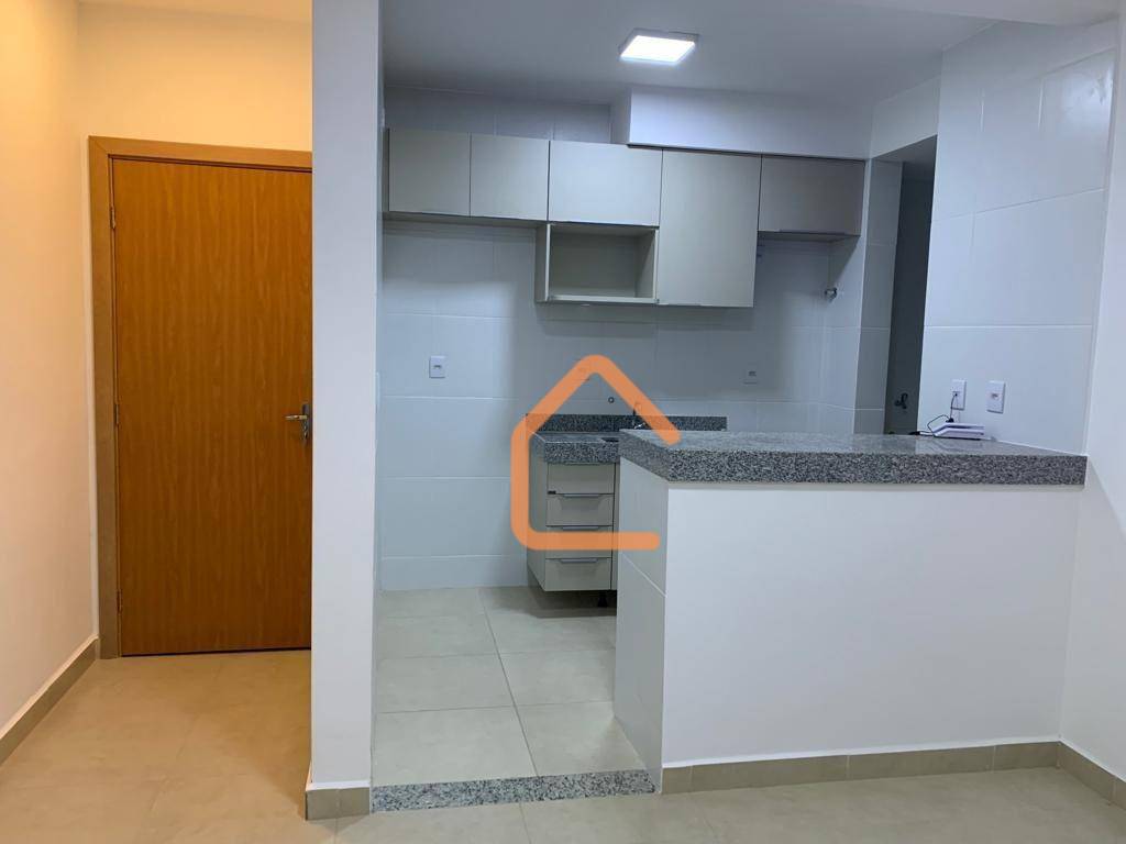 Apartamento à venda com 2 quartos, 64m² - Foto 4