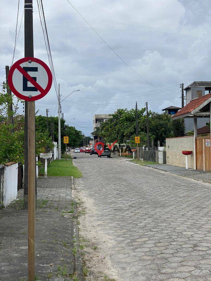 Casa à venda com 2 quartos, 186m² - Foto 2