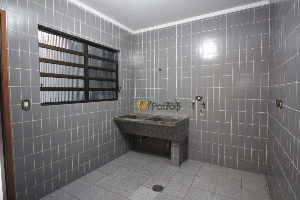 Sobrado à venda com 4 quartos, 344m² - Foto 33