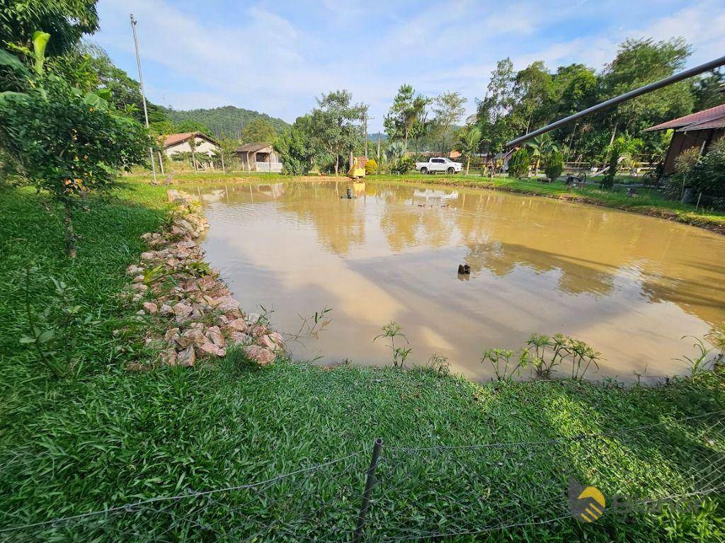 Chácara à venda com 3 quartos, 200m² - Foto 29